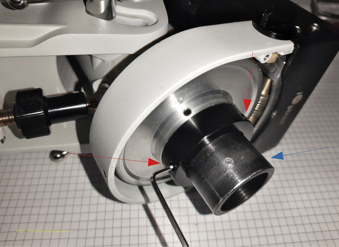 iOptron CEM25P - screws securing the nut