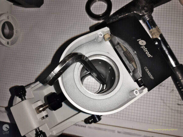 iOptron CEM25P - usuwanie łożyska