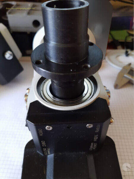 iOptron CEM25P - tap lightly on the end of the sleeve