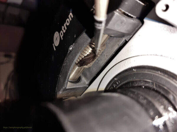 iOptron CEM25P - grease and a brush