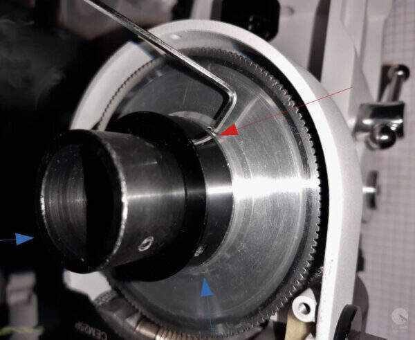 iOptron CEM25P - trzy blokady imbusowe