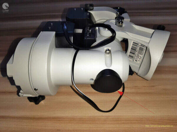 iOptron CEM25P - cap of the polar finder - back