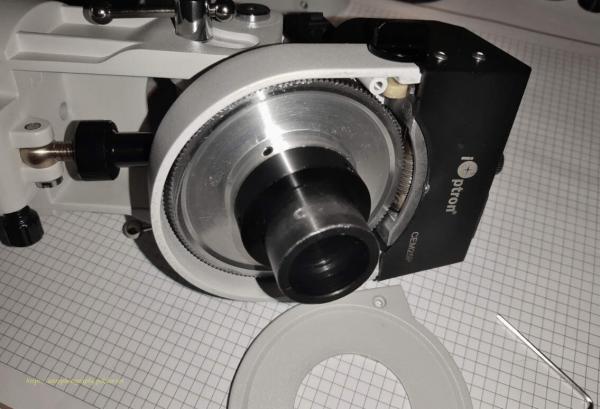 iOptron CEM25P - zdjęta osłona koła zębatego osi RA